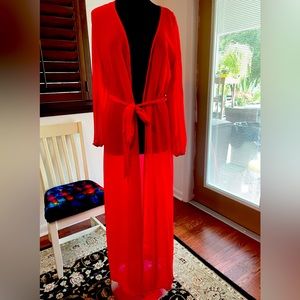 ❤️👀💜 Beautiful cover up or robe. Pretty Little Thing size L